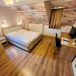 Mátyus Udvarház Kengyel Bed & Breakfast Eger