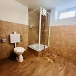 Mátyus Udvarház Kengyel Bed & Breakfast