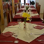 Mátyus Udvarház Kengyel Bed & Breakfast