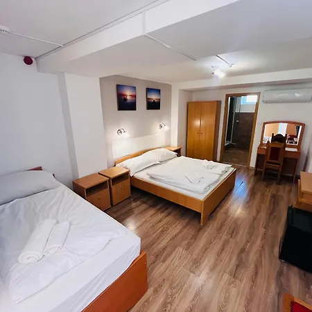 Mátyus Udvarház Kengyel Bed & Breakfast 3*