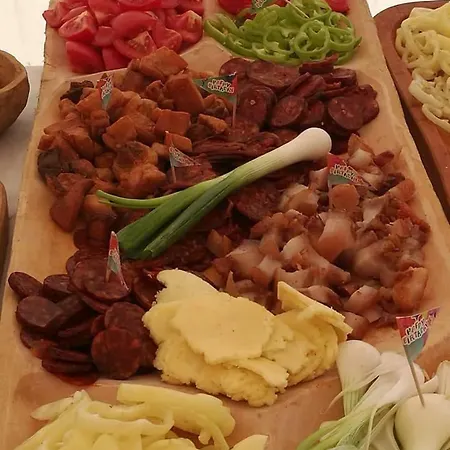 Matyus Udvarhaz Kengyel Fogado Nocleg ze śniadaniem