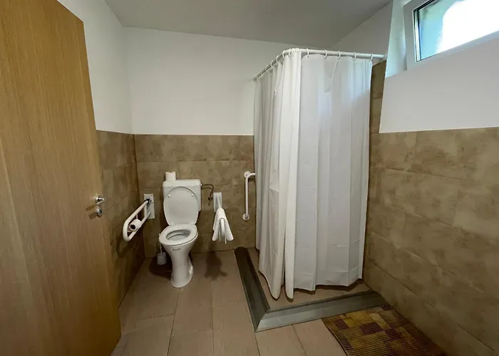 فندق مبيت وإفطار Matyus Udvarhaz Kengyel Fogado 3*